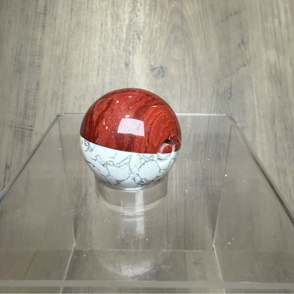 Pokémon Pokeball Howlite & Red Jasper Crystal Stone Sphere Orb - Picture 5 of 7